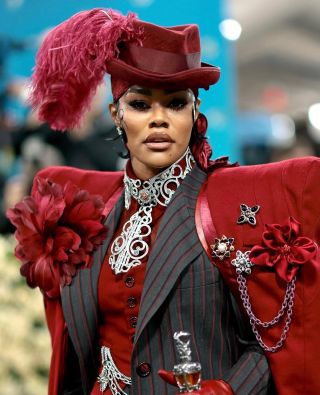 💎 Šperky na The MET Gala 2025 💎 Téma letošního MET Gala bylo Superfine: Tailoring Black Style a šperky jsou u tohoto...